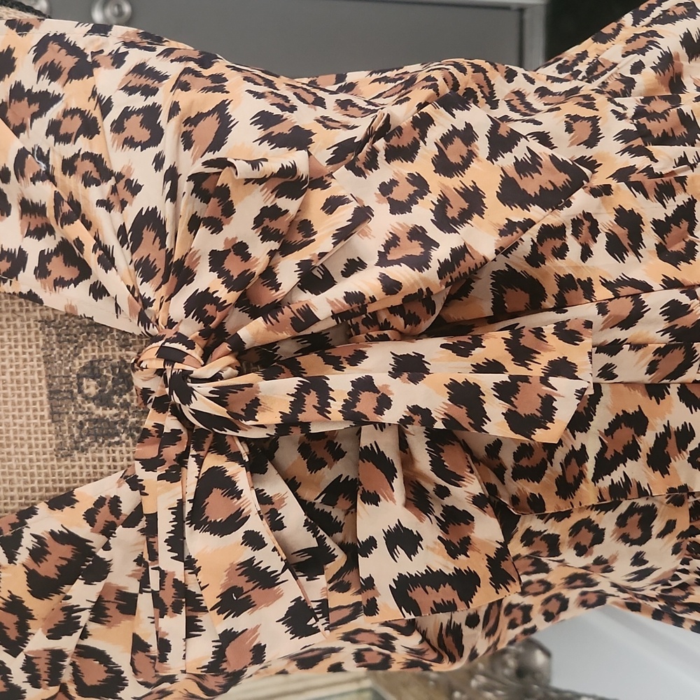 Jodifl Leopard Print Bows Peplum  Sleeveless Top - Picture 3 of 6